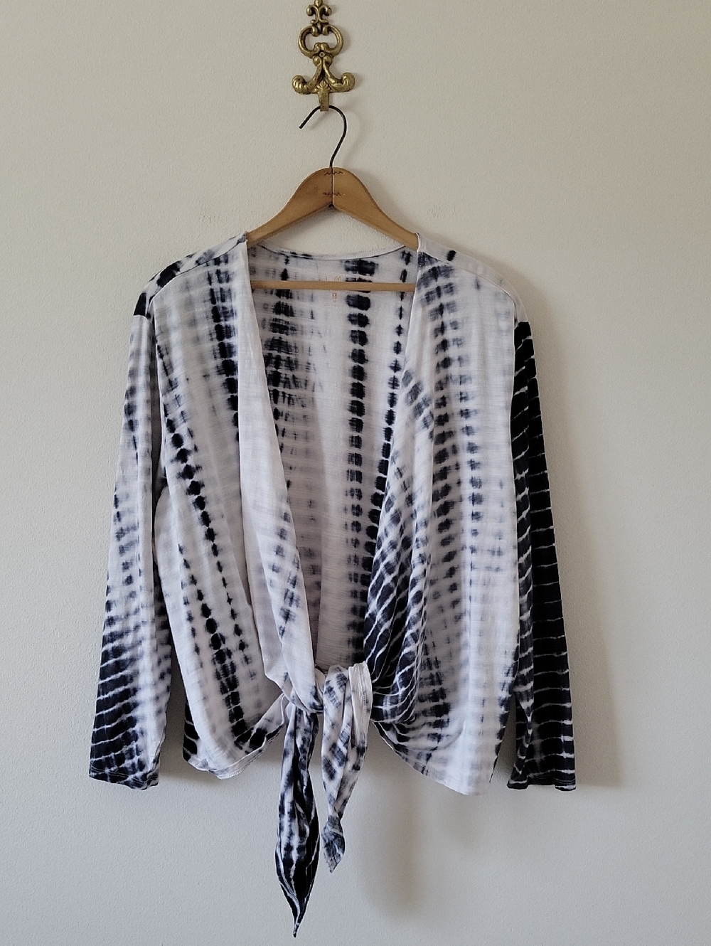 Belle by Kim Gravel Black Grey Tie Dye Printed Slub Knit Tie Front Shrug Size 3X